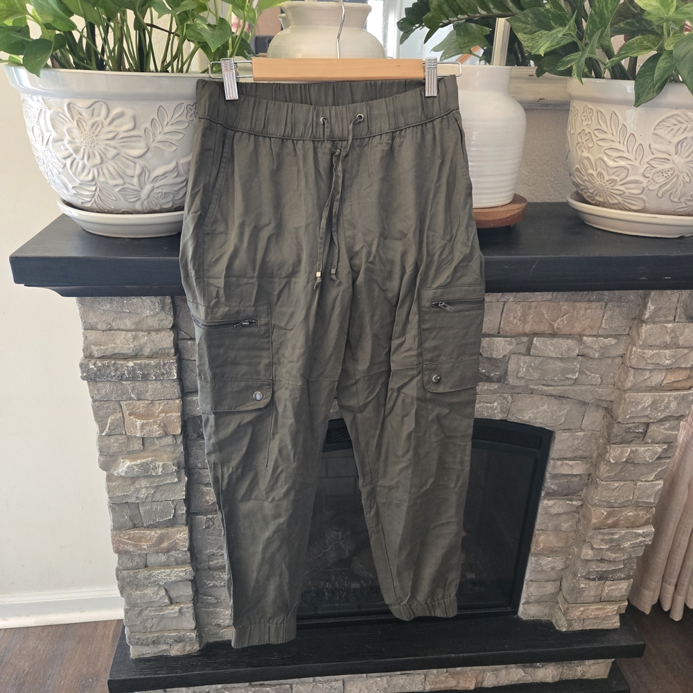 Banana Republic Women's Dressy Olive Cargo Pants